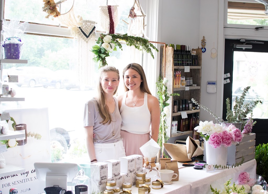 AIJA Candle Studio | 14-122 Sherwood Forest Square, London, ON N6G 5G8, Canada | Phone: (226) 224-8466