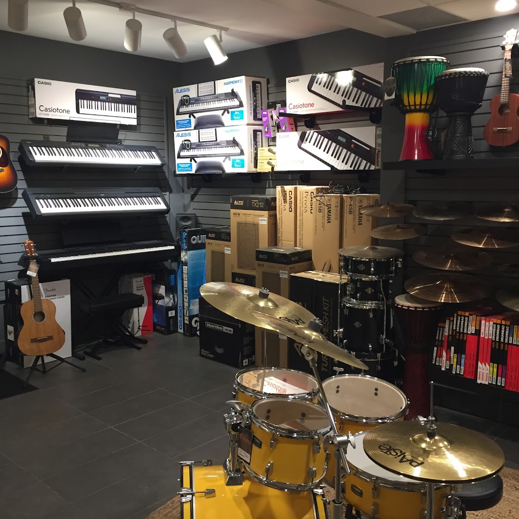 Quest Musique | 1-692 Osborne St, Winnipeg, MB R3L 2B9, Canada | Phone: (204) 231-1677