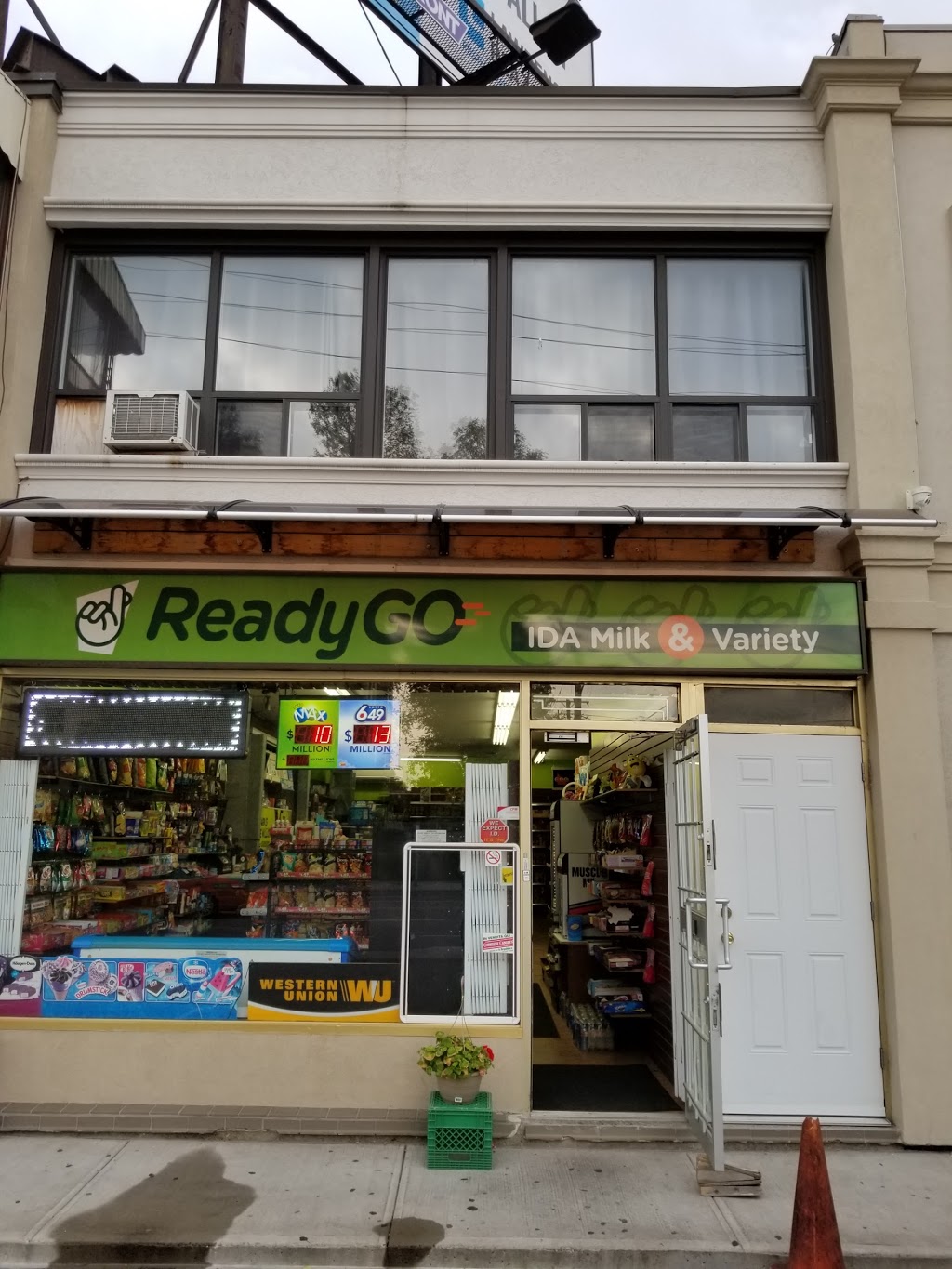 IDA Milk & Variety | 2988 Dufferin St, North York, ON M6B 3T3, Canada | Phone: (416) 783-9541