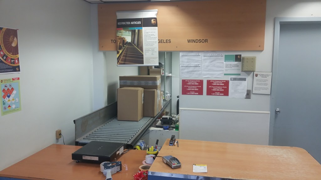 UPS Customer Center | 5325 Rhodes Dr, Windsor, ON N8N 2M1, Canada | Phone: (800) 742-5877
