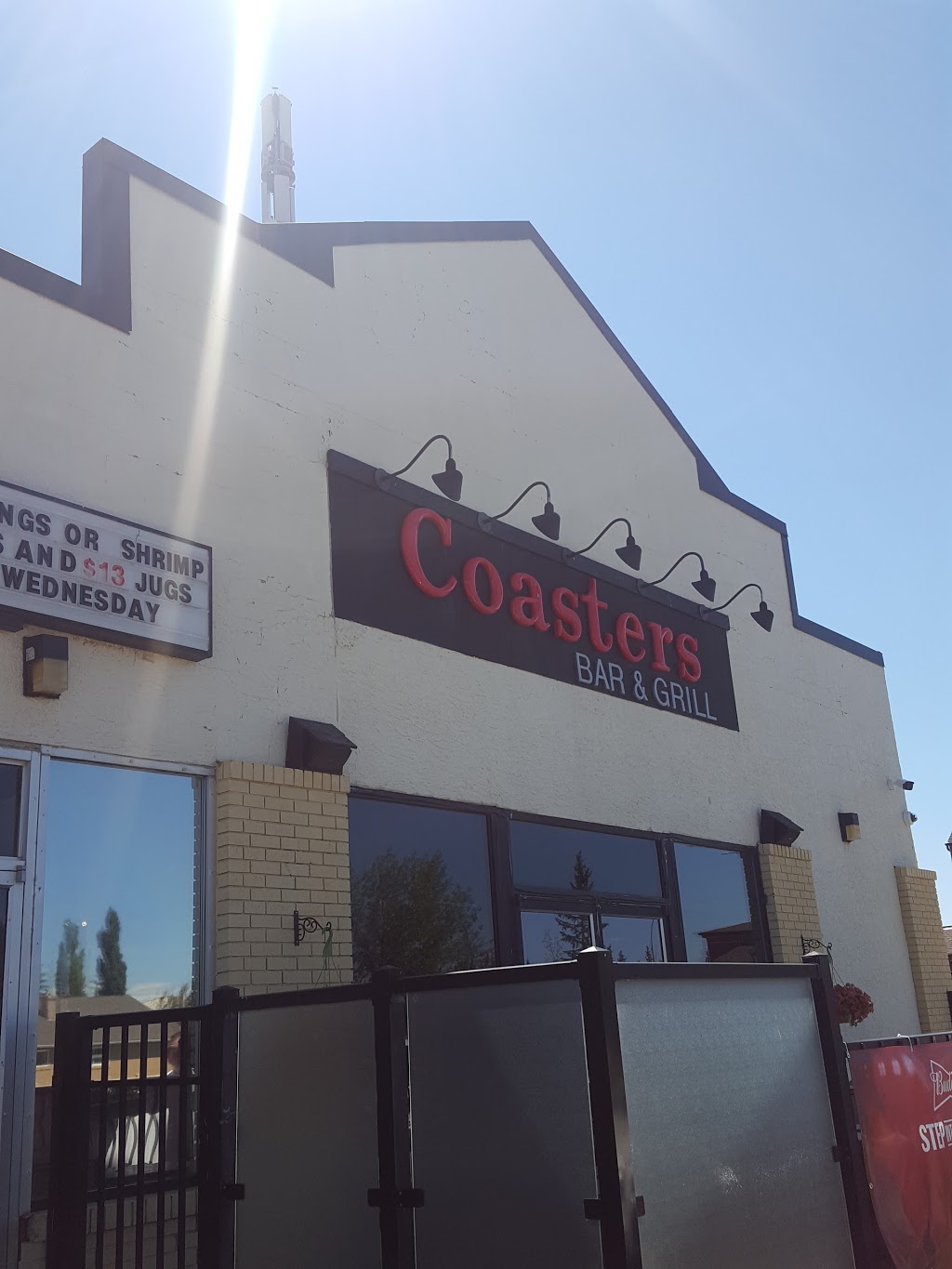 Coasters Bar & Grill Ltd | 16666 McKenzie Lake Blvd SE, Calgary, AB T2Z 1N4, Canada | Phone: (403) 457-0078