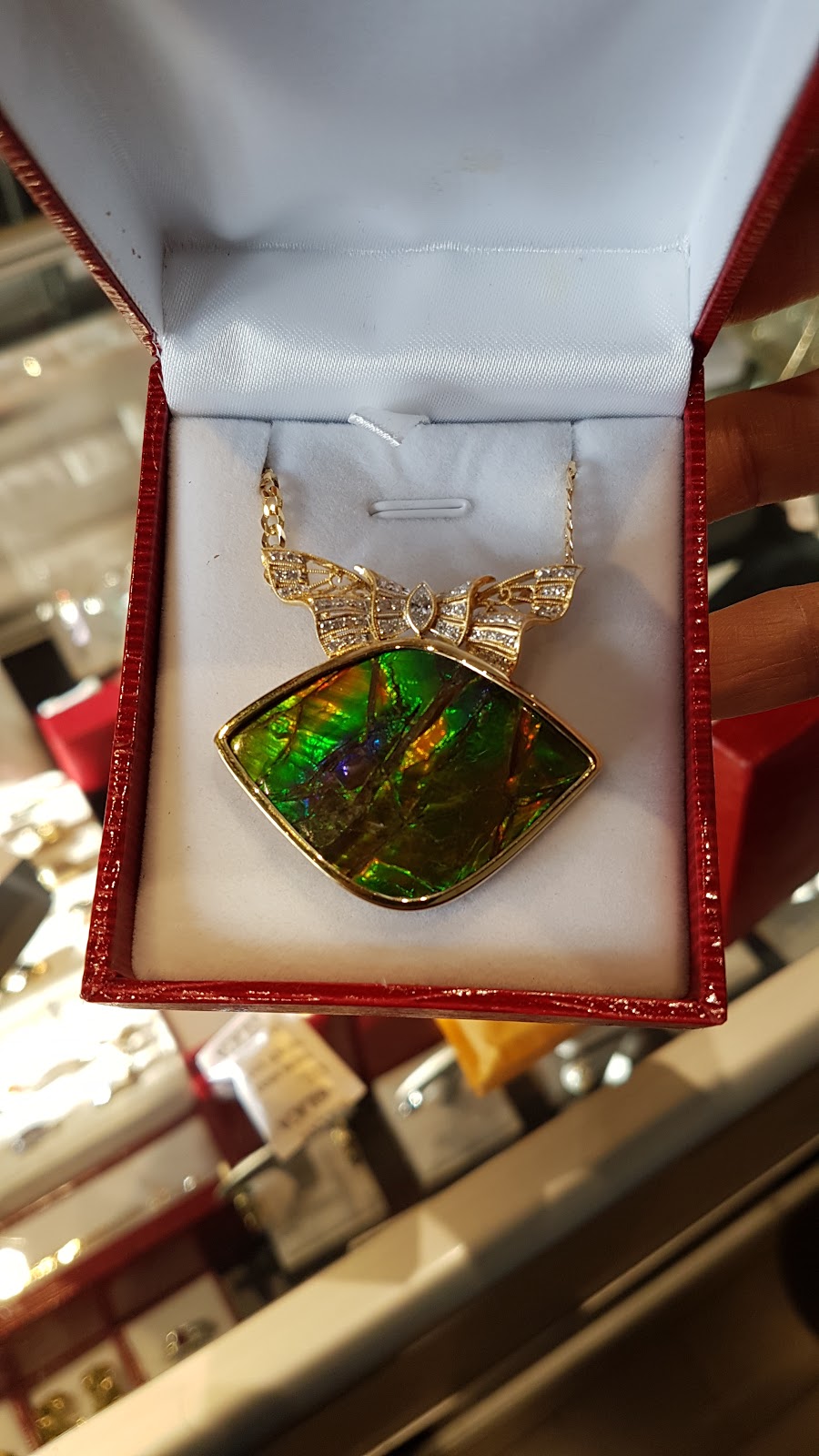 Arbutus Jewellers | 2589 W 16th Ave, Vancouver, BC V6K 3B9, Canada | Phone: (604) 676-2383