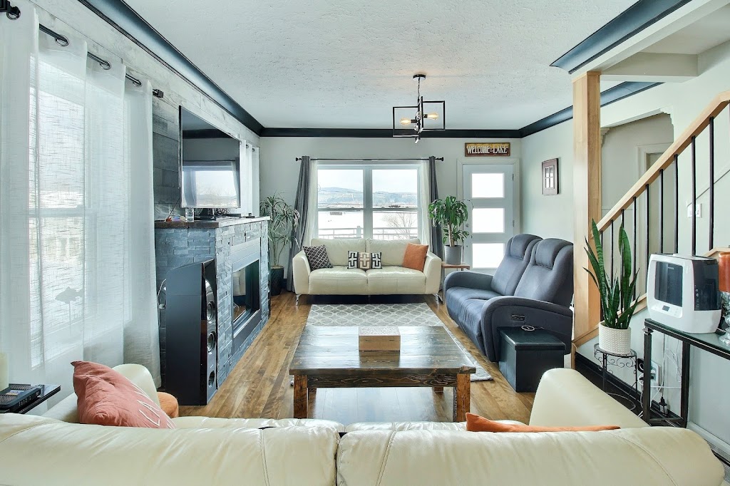 Le Chalet Bleu | 804 Rue Principale, Saint-Ferdinand, QC G0N 1N0, Canada | Phone: (819) 362-0906