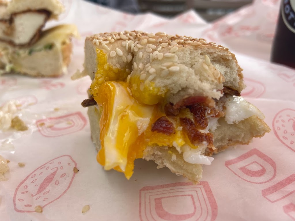 Dizzs Bagel Pointe Claire | 35 Av. Cartier, Pointe-Claire, QC H9S 4R5, Canada | Phone: (514) 505-4440