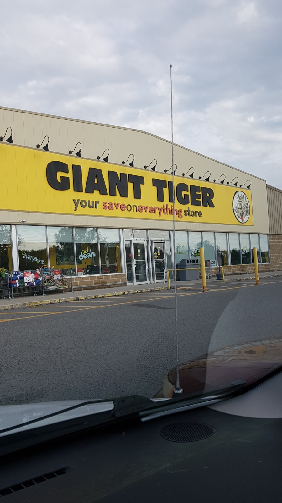 Giant Tiger | 547 Grand Rd, Campbellford, ON K0L 1L0, Canada | Phone: (705) 632-1377