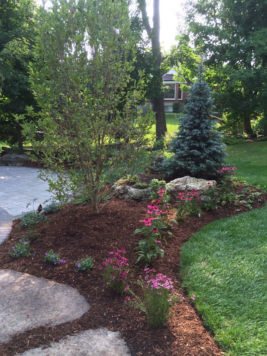 Chris Bradley Landscape Group Ltd | 34 Hearn Ave, Guelph, ON N1H 5Y4, Canada | Phone: (519) 837-0109