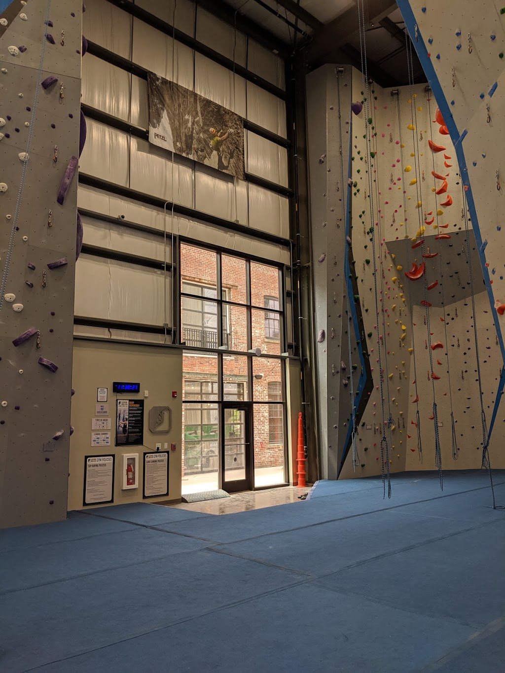 Central Rock Gym | 55 Chicago St, Buffalo, NY 14204, USA | Phone: (716) 262-0443