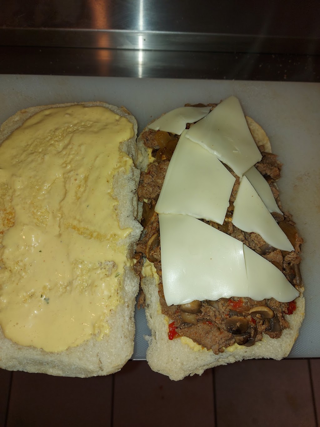 Nonas Deli | 2194 Robertson Rd, Nepean, ON K2H 9J5, Canada | Phone: (613) 262-4973