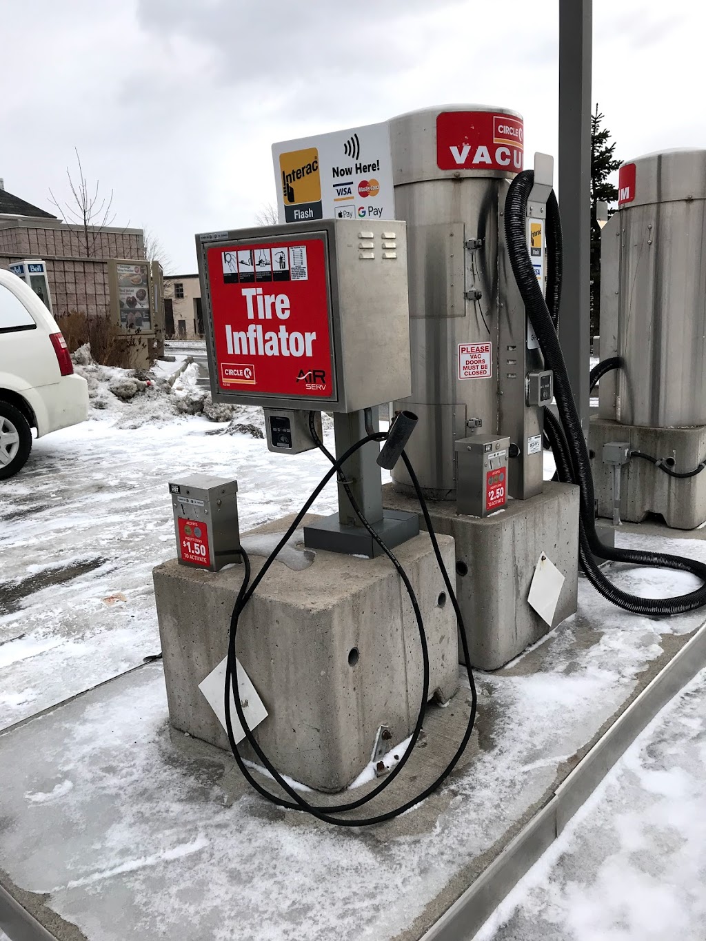 Esso | 632 Burnhamthorpe Rd W, Mississauga, ON L5B 2C4, Canada | Phone: (905) 848-0786