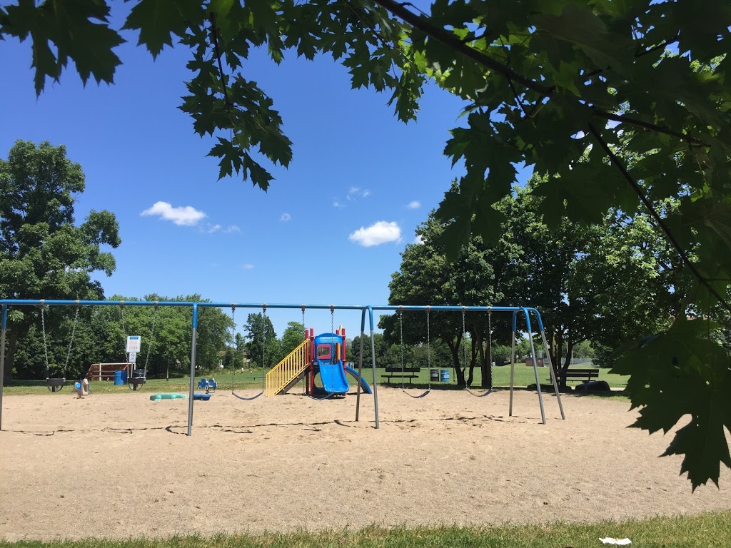 Woodhurst Heights Park | 3509 Woodhurst Crescent, Mississauga, ON L5L 1N5, Canada | Phone: (905) 615-4311