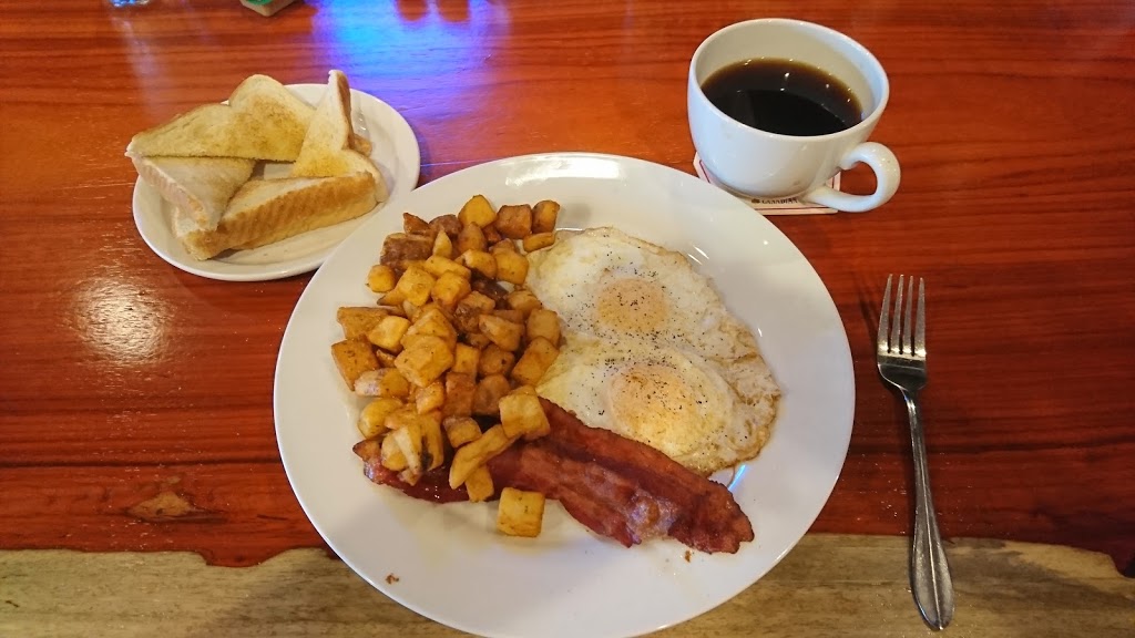 Red Dot Cafe | 5673 Osgoode Main St, Osgoode, ON K0A 2W0, Canada | Phone: (613) 826-0552