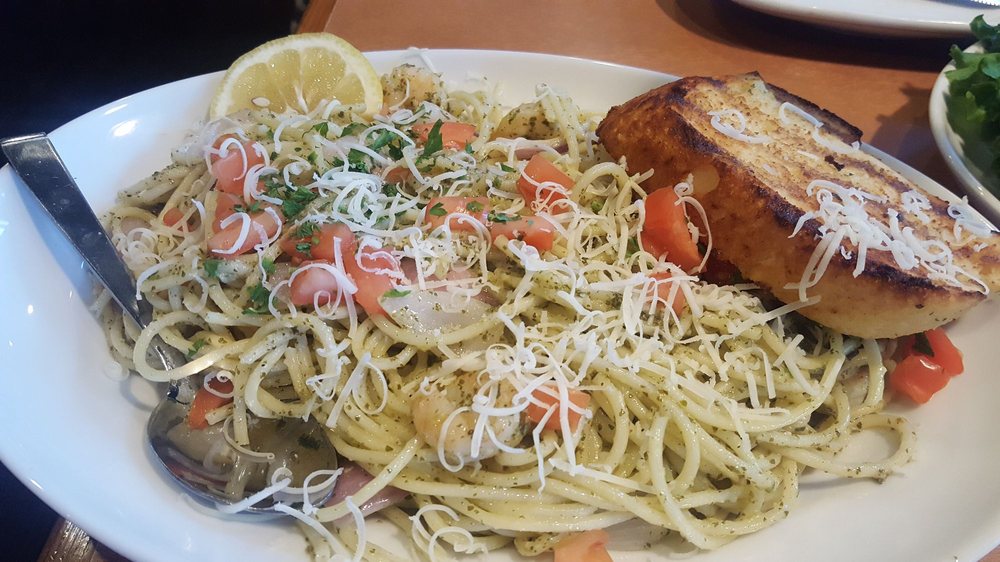 Boston Pizza | 2915 Eglinton Ave W, Mississauga, ON L5M 6J3, Canada | Phone: (905) 569-0517
