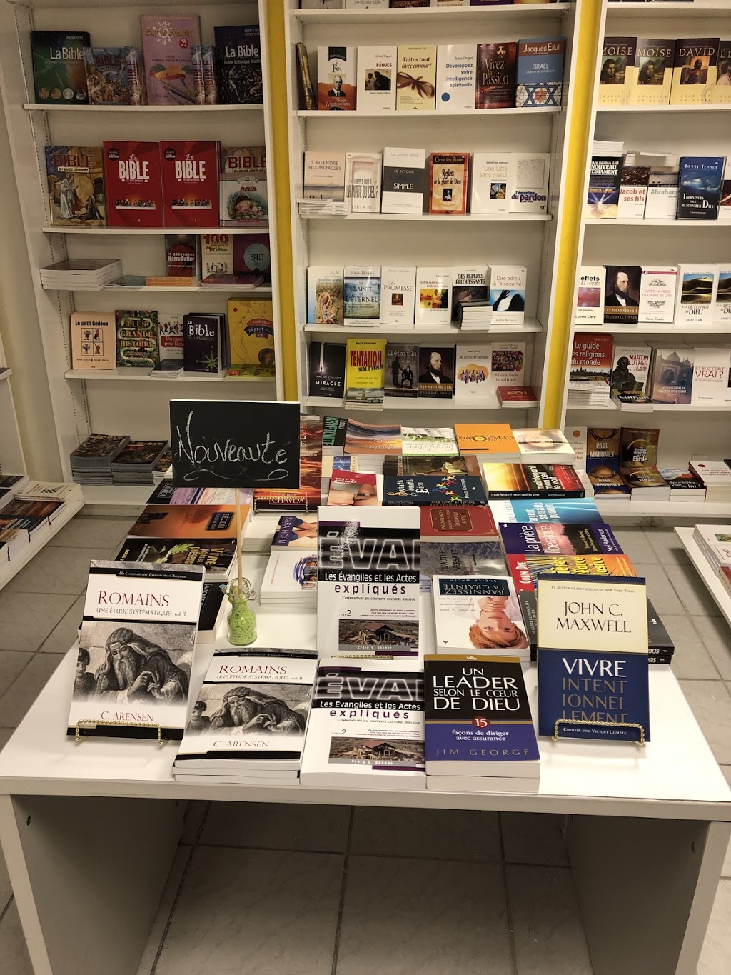 librairie kiraly vie DIFFUSION VIE | 1358 Boulevard Marie-Victorin, Longueuil, QC J4G 1H3, Canada | Phone: (450) 670-3843