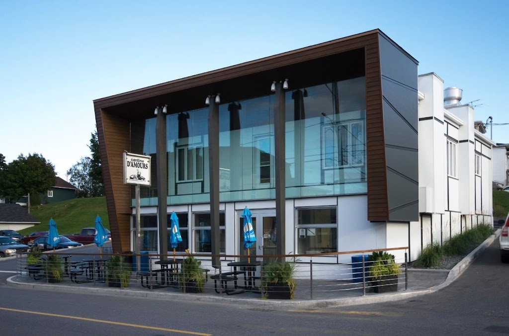 Cantine DAmours | 66 Rue Notre Dame E, Trois-Pistoles, QC G0L 4K0, Canada | Phone: (418) 851-3337