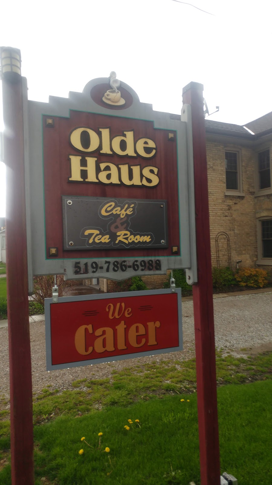 Olde House Cafe | 17 King St E, Forest, ON N0N 1J0, Canada | Phone: (519) 786-6988