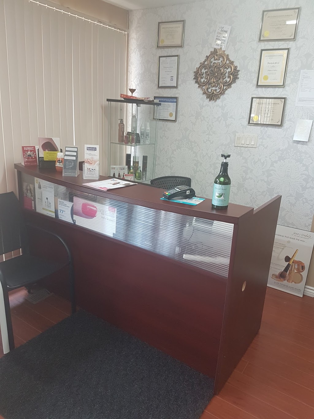 Di Bella Hair & Beauty Salon | 74b Main St N, Georgetown, ON L7G 3H3, Canada | Phone: (905) 598-3807