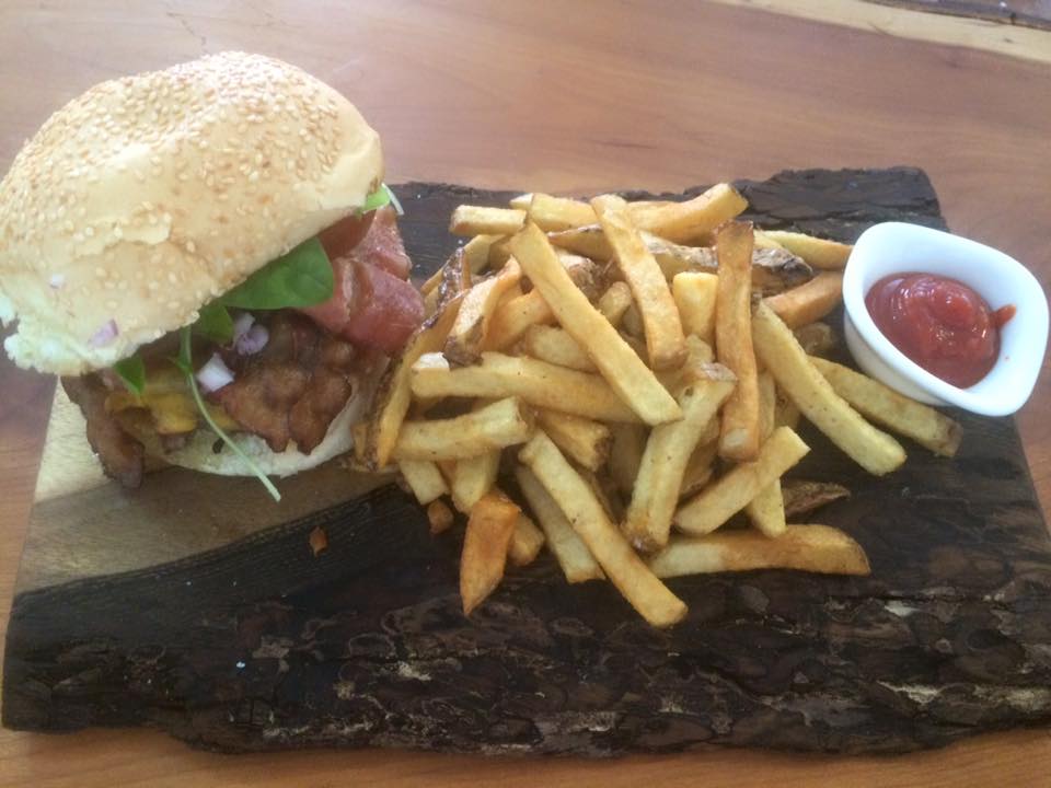 FanJoy Restaurant & Bar | 100 Trafalgar Rd N, Hillsburgh, ON N0B 1Z0, Canada | Phone: (519) 308-0900