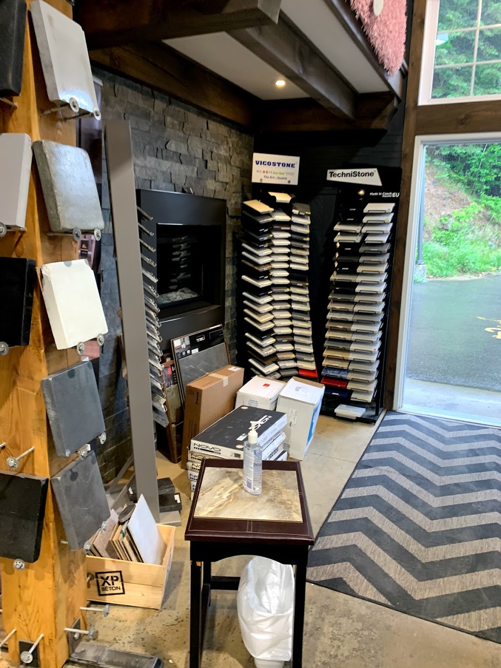 Cera-Nord Centre du Couvre Plancher | 676 Rue de Saint Jovite, Mont-Tremblant, QC J8E 3J8, Canada | Phone: (819) 425-5252