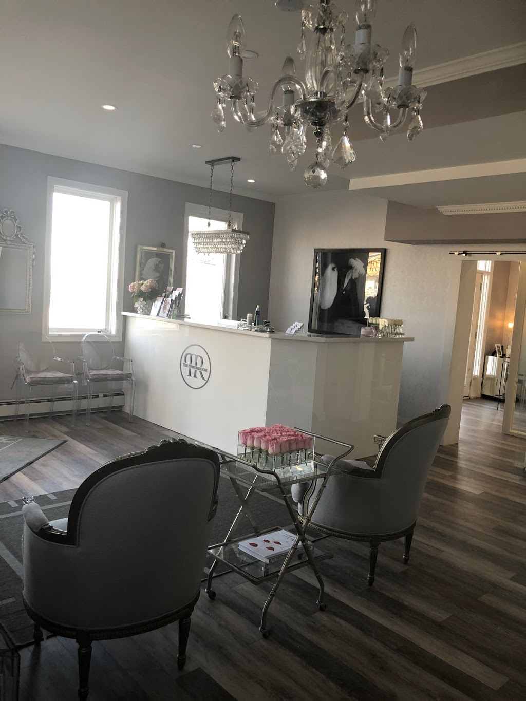 The Powder Room | 188 Lakeshore Rd W, Mississauga, ON L5H 1G6, Canada | Phone: (905) 891-7642