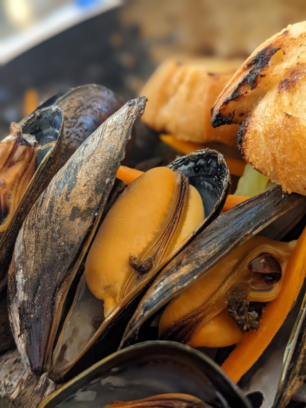 Family And Friends Restaurant | 45 Broadway St N, Kensington, PE C0B 1M0, Canada | Phone: (902) 291-3334