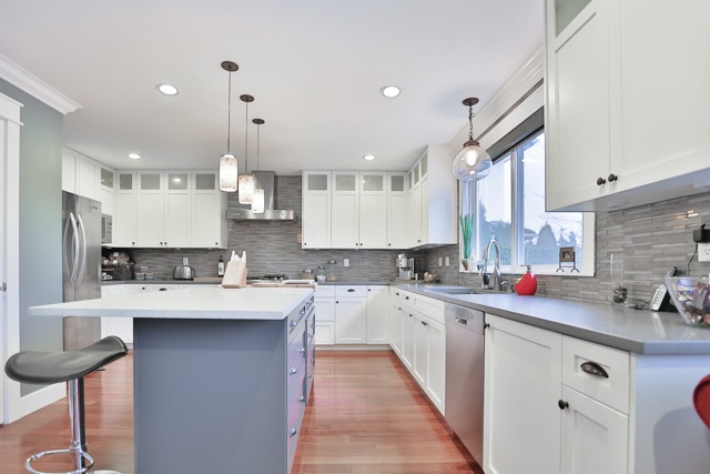 Profile Doors Kitchen Cabinet Refinishing | 19358 96 Ave Unit#335, Surrey, BC V4N 4C1, Canada | Phone: (604) 880-4615