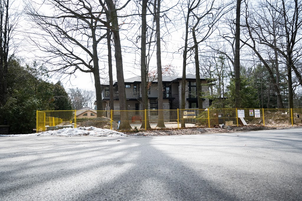 Modern Fence & Bin Rental | 46 Alice St, Mount Albert, ON L0G 1M0, Canada | Phone: (855) 232-9991