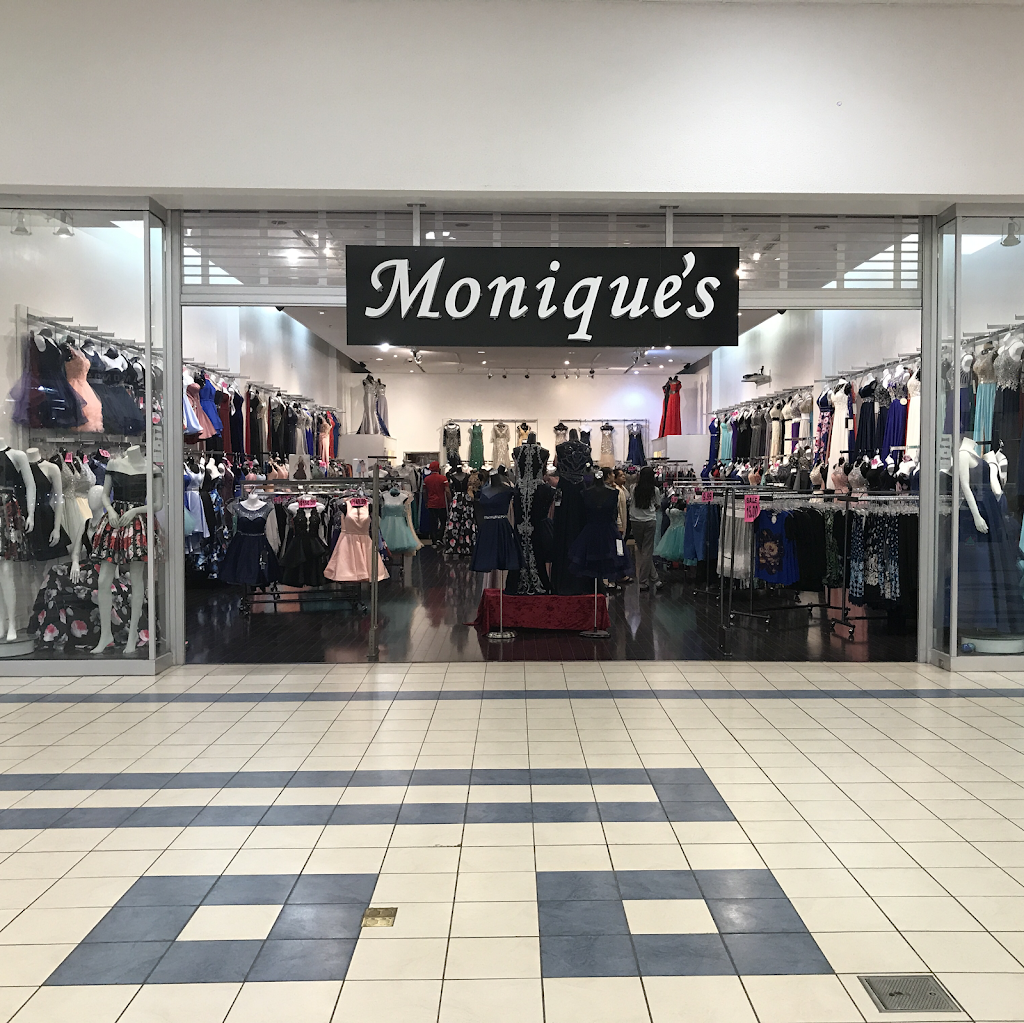 Moniques Collections | clothing store | 499 Main St S, Brampton, ON L6Y 1N7, Canada | 9054508260 OR +1 905-450-8260