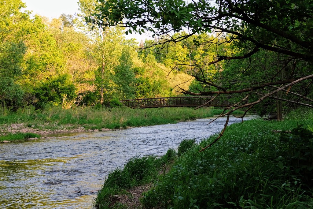 Sixteen Hollow Park | 2140 Westoak Trails Blvd, Oakville, ON L6M 3K5, Canada