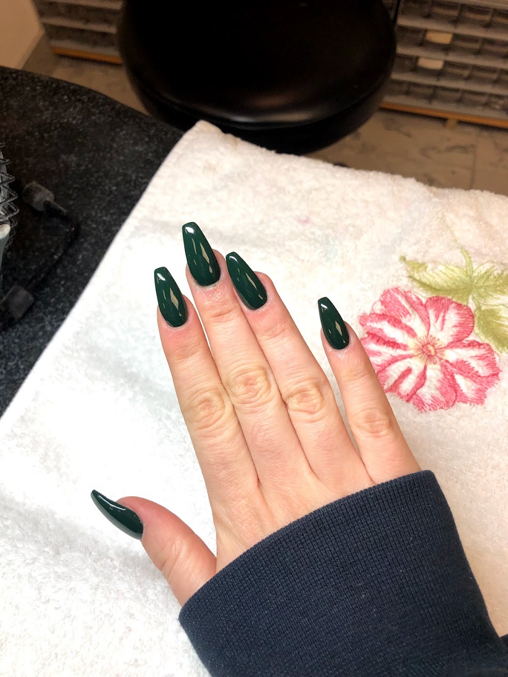 Ongle Etoile | 2169 Blvd. Marcel-Laurin, Saint-Laurent, QC H4R 1K4, Canada | Phone: (514) 334-6637