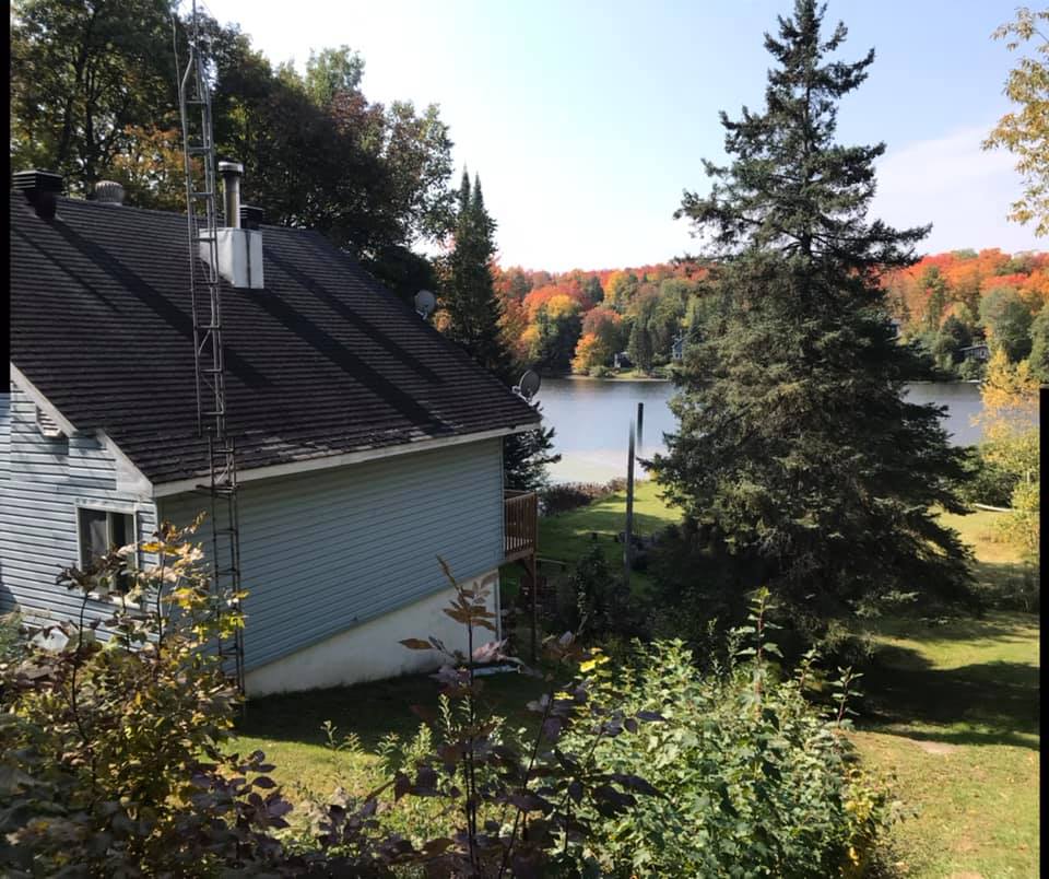 Chalet chez Lyne | 865 Rue de la Montagne, Saint-Calixte, QC J0K 1Z0, Canada | Phone: (514) 941-7230
