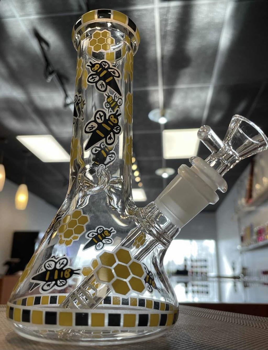 Alternative Glass and Snacks | 12459 97 St NW, Edmonton, AB T5G 1Z6, Canada | Phone: (780) 474-0744