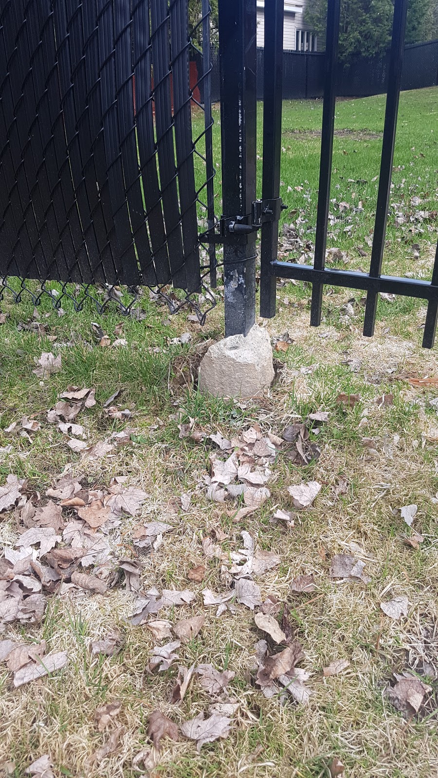 Total Fence | 1740 Queensdale Ave, Gloucester, ON K1T 1J6, Canada | Phone: (613) 733-9303