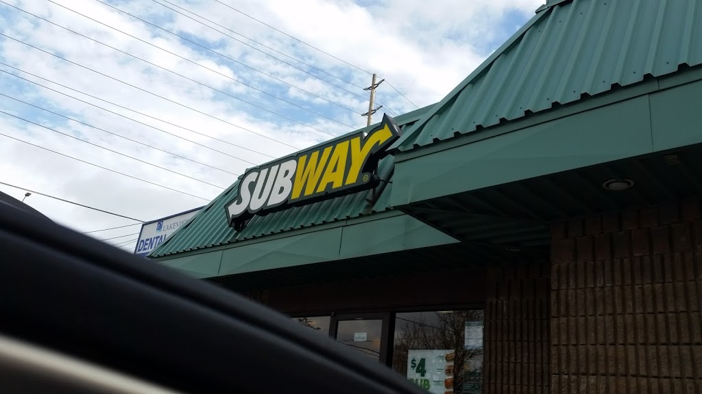 Subway | 645 Lakeshore Rd E, Mississauga, ON L5G 5J1, Canada | Phone: (905) 274-1169