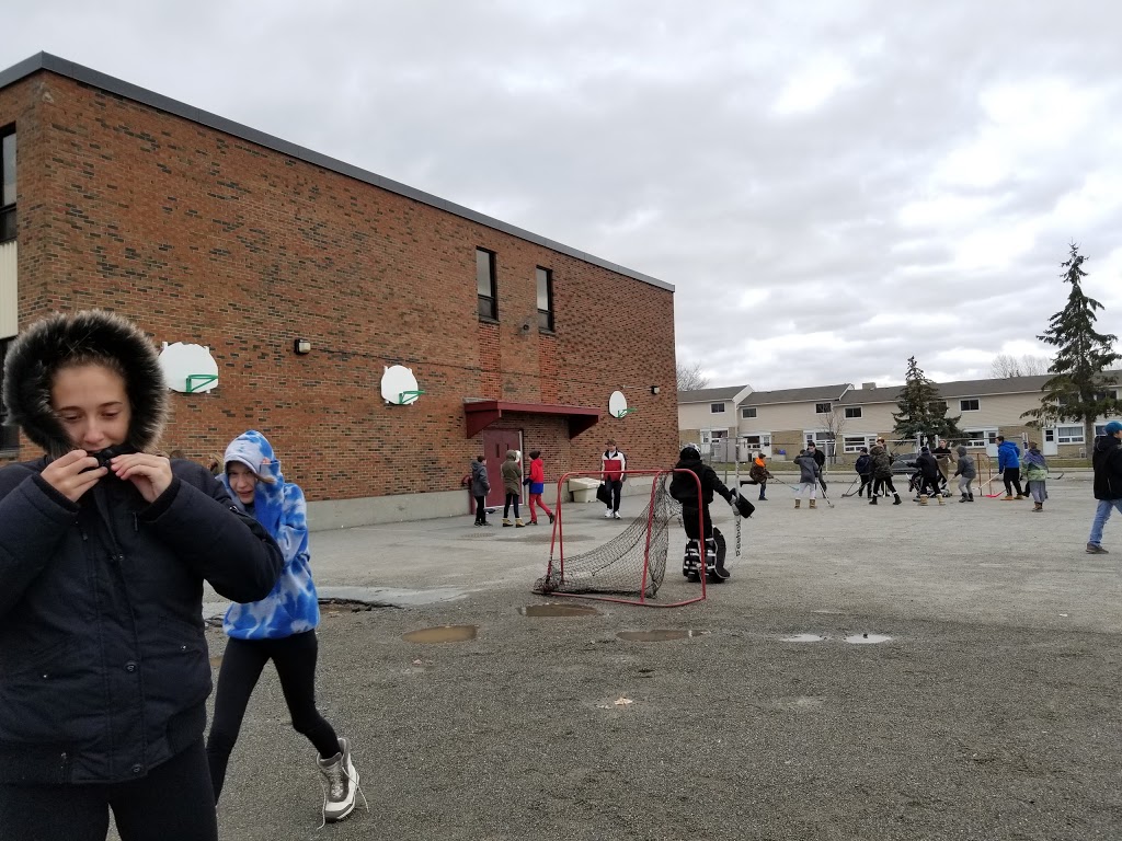 École Félix-Ricard | 691 Lasalle Blvd, Sudbury, ON P3A 1X9, Canada | Phone: (705) 566-8300