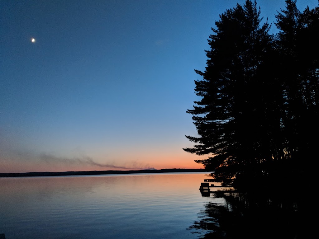 Holden Lake Lodge | 121 Chem. du Soleil, Rapides-des-Joachims, QC J0X 3M0, Canada | Phone: (613) 602-2297