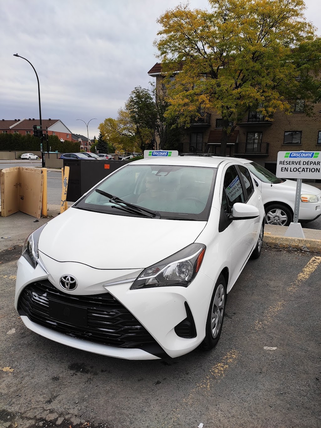 Discount Location dautos et camions | 9130 Boul Langelier, Saint-Léonard, QC H1P 2E1, Canada | Phone: (514) 326-8834