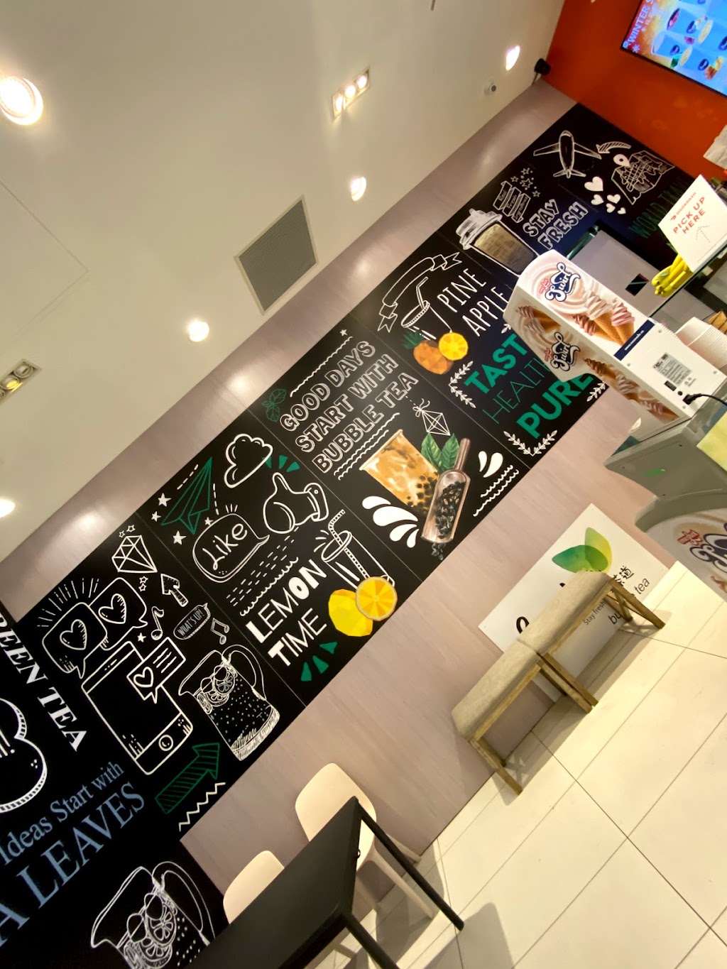 Freshly Squeezed | 5000 Hwy 7, Markham, ON L3R 4M9, Canada | Phone: (647) 795-8140