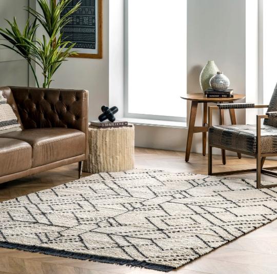 maison majestique | 1834 McCaskill Dr, Crossfield, AB T0M 0S0, Canada | Phone: (403) 477-1036