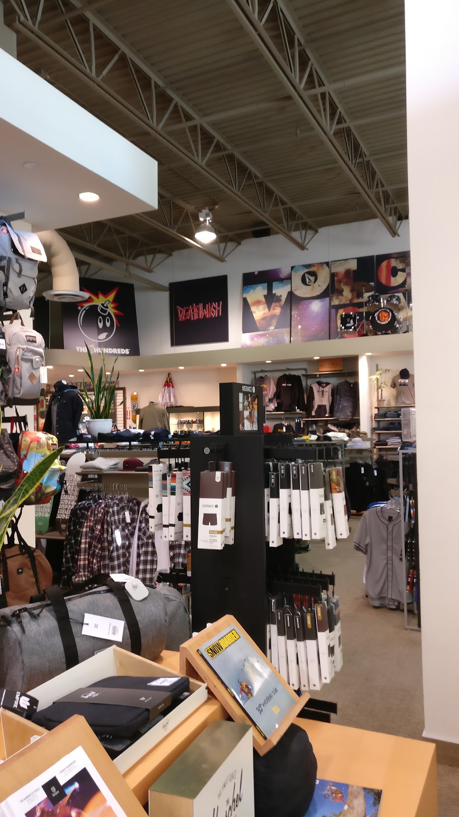 Empire Vaudreuil | 46 Boulevard de la Cité-des-Jeunes #120, Vaudreuil-Dorion, QC J7V 9L5, Canada | Phone: (450) 455-0999