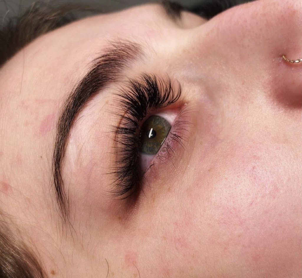 Beauty By Ash | 54 Clairton Pl, Amherstview, ON K7N 1R7, Canada | Phone: (613) 876-3620