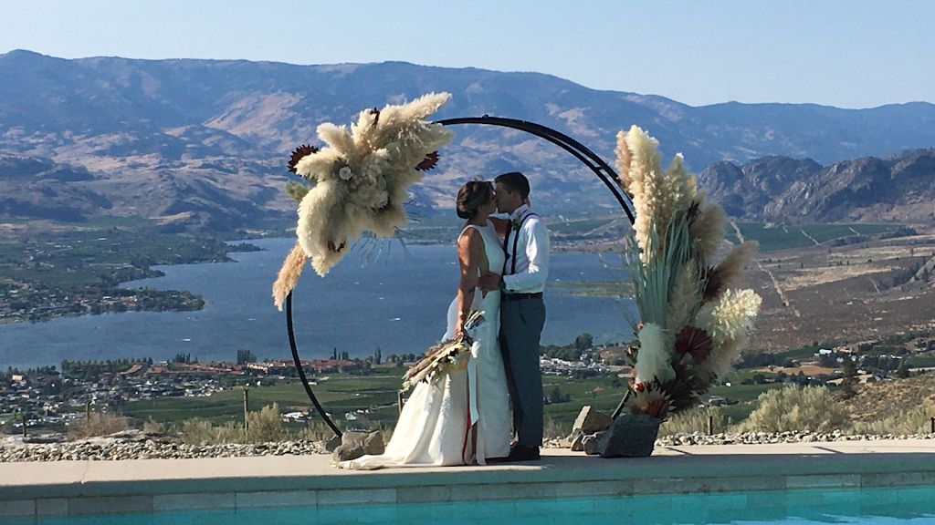 The Look Out | 130 Hallis Rd, Osoyoos, BC V0H 1V6, Canada | Phone: (250) 485-7082