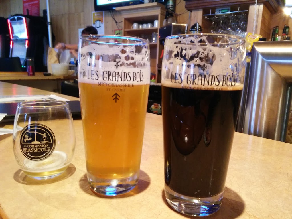La Taverne | 365 Rue Tessier E, Saint-Casimir, QC G0A 3L0, Canada | Phone: (418) 339-2422