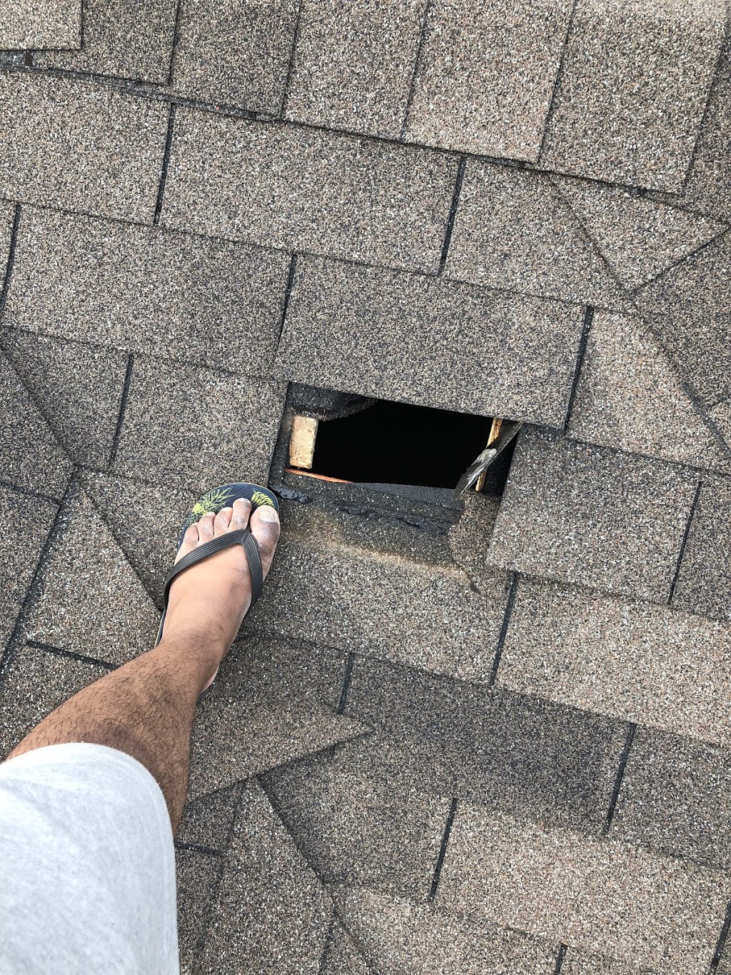 Smart Roofing Ltd. | 3522 22 St NW, Edmonton, AB T6T 1W2, Canada | Phone: (587) 708-5444