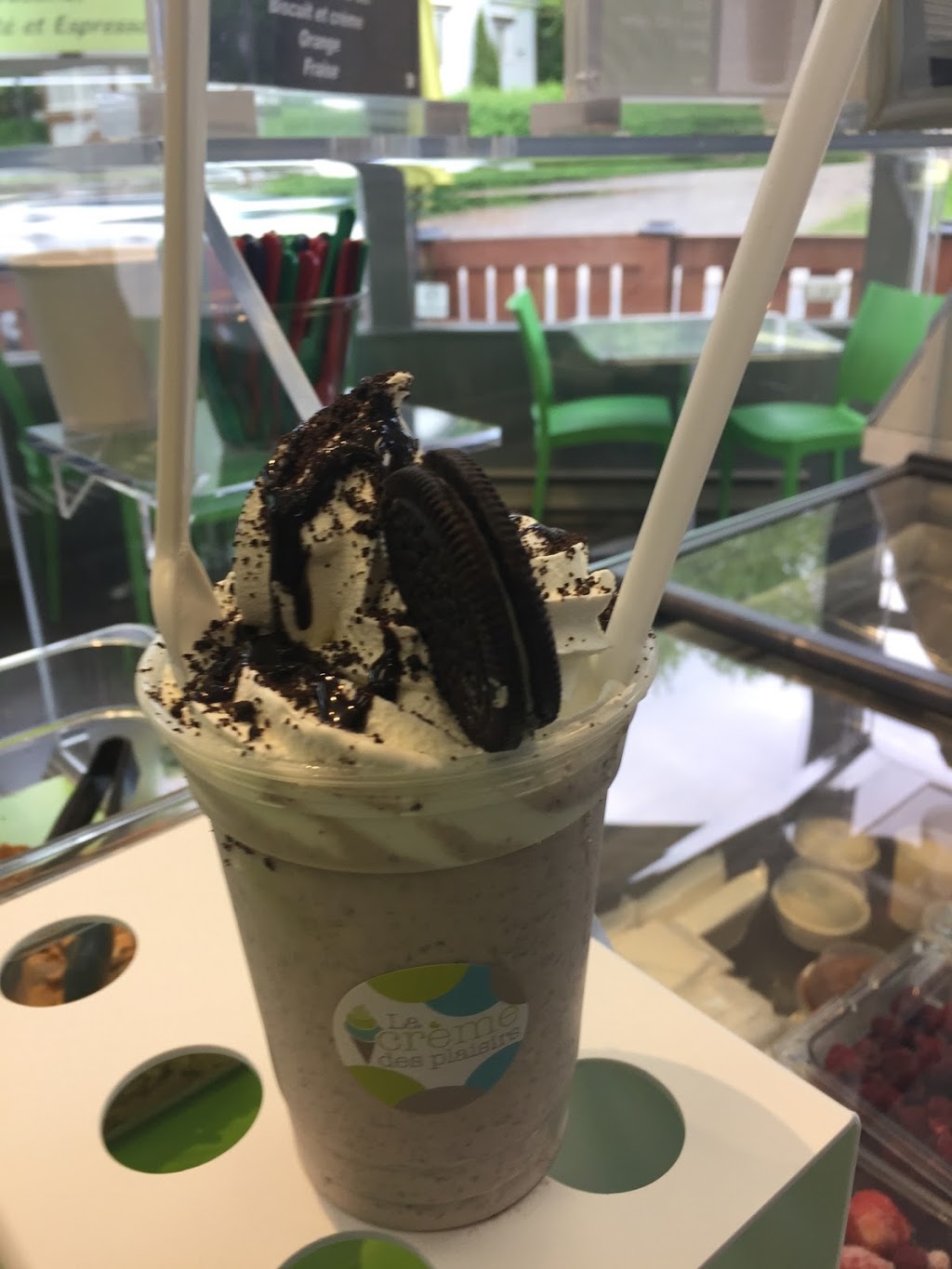 La Crème desPlaisirs | 85 Boulevard Sainte-Rose, Laval, QC H7L 2K4, Canada | Phone: (514) 575-8736