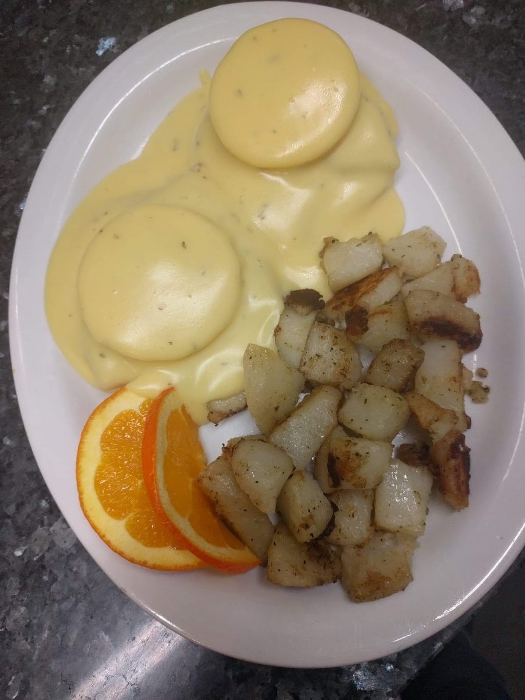 Restaurant Centenaire | 535 Rue James, Gatineau, QC J8L 2R4, Canada | Phone: (819) 281-7112