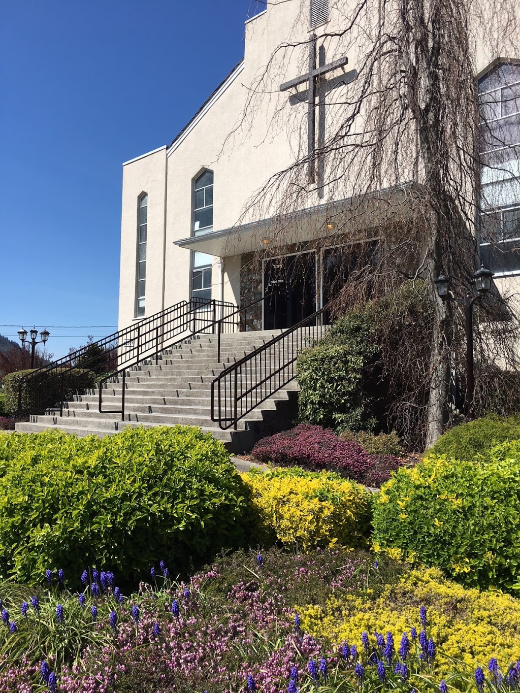 River of Life Church | 42369 S Sumas Rd, Chilliwack, BC V2R 4W3, Canada | Phone: (604) 823-4411