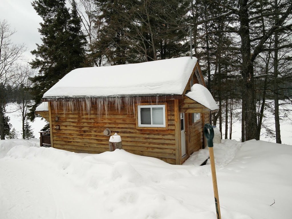 Hidden Cove Cottage Resort | 2040 Hartsmere Rd, McArthurs Mills, ON K0L 2M0, Canada | Phone: (613) 474-3284