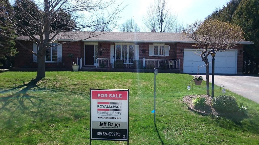 HomeField Group - Royal LePage Heartland Realty Goderich | 33 Hamilton St, Goderich, ON N7A 1P8, Canada | Phone: (519) 524-6789