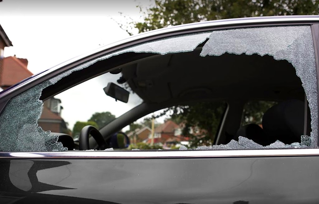 Speers Auto Glass of Oakville | 105 Allan St #604, Oakville, ON L6J 3N2, Canada | Phone: (905) 338-7450