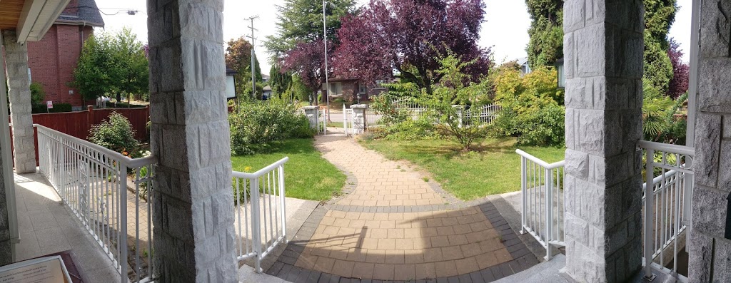 oakridge mall station house | 460 W 45th Ave, Vancouver, BC V5Y 2W6, Canada | Phone: (604) 715-0859